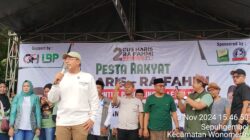 Pesta Rakyat Di Lapangan Patalan, Kecamatan Wonomerto, Hadir Gus Haris Ra Fahmi Disambut  oleh Ribuan Warga kabupaten Probolinggo