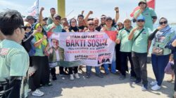 Satgas AMP Sahabat Cak Sam LIRA Probolinggo Kirim 2500 Kardus Air Bersih ke Pulau Gili Ketapang untuk Atasi Krisis Air 