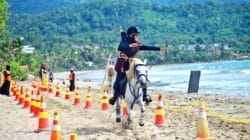 Membanggakan, Putri Prajurit Yonif 9 Marinir Raih Juara Memanah Kejuaraan Nasional Berkuda Lampung Series #1
