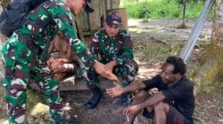 Jalin Hubungan Harmonis, Satgas Yonif 641/Bru Lakukan Komsos Di Kampung Benawa