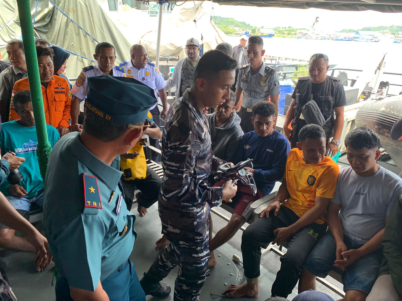 TNI AL, Tangani Evakuasi Darurat Kapal KM Putri Papua, yang Tenggelam di perairan Sorong