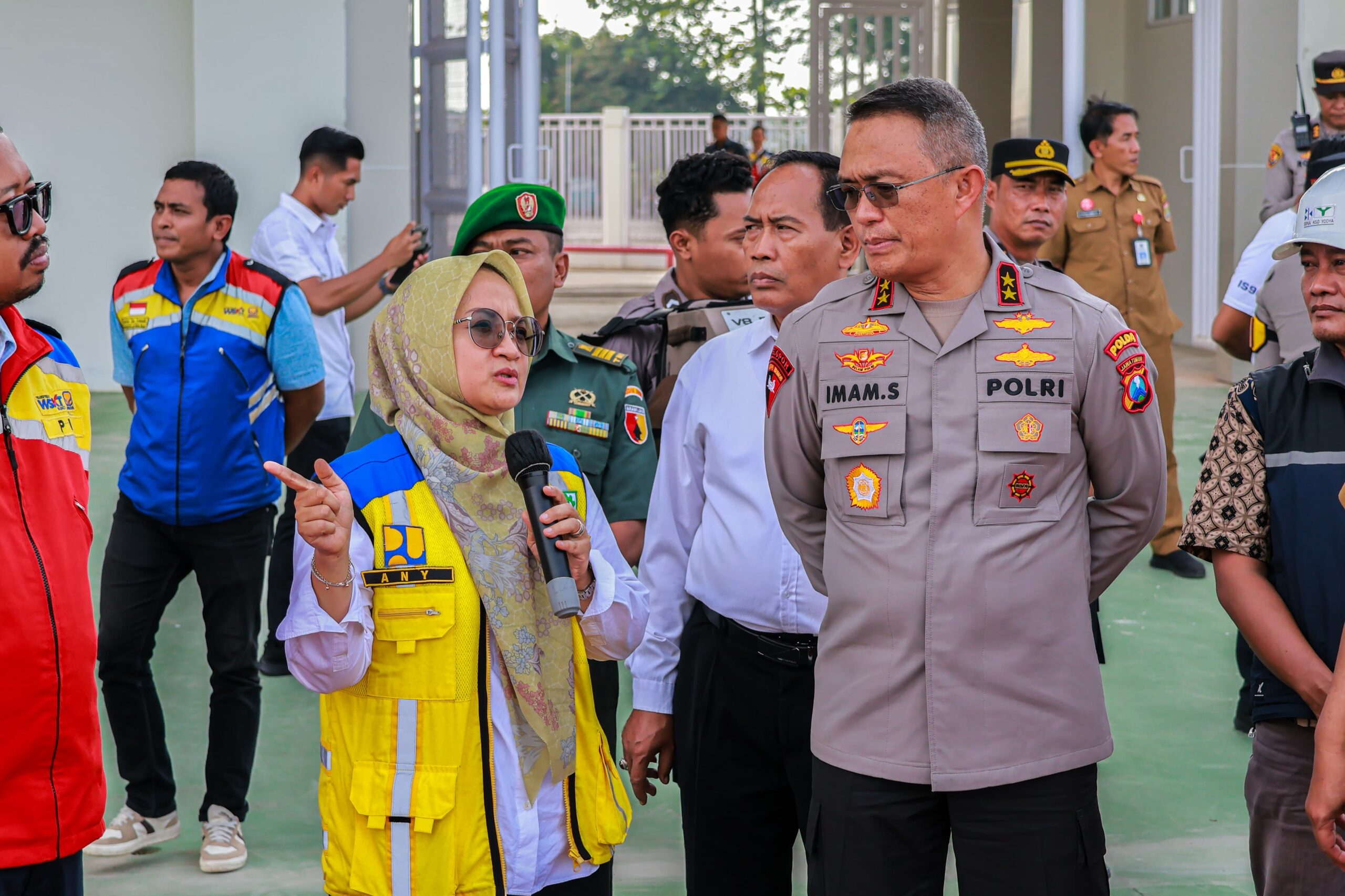 Kapolda Jatim Tinjau Renovasi Stadion Kanjuruhan, Pastikan Kelayakan dan Keamanan