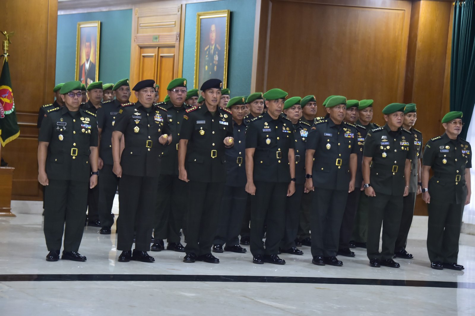 Serah Terima Jabatan dan Tradisi Warga, Akademi Militer