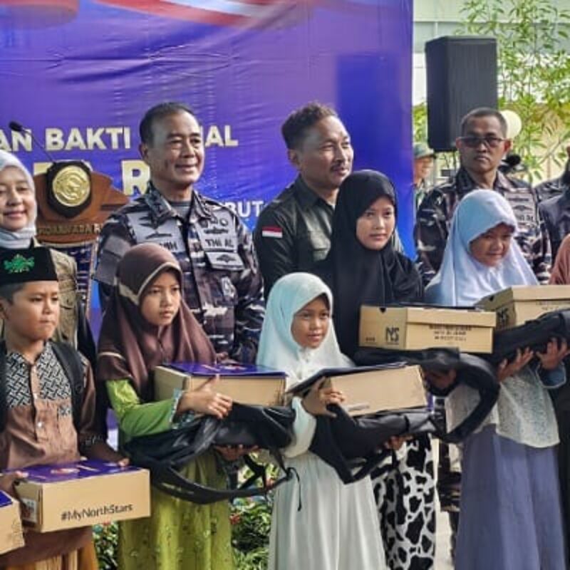 Koarmada RI Gelar Bakti Sosial dan Kesehatan di Muara Angke