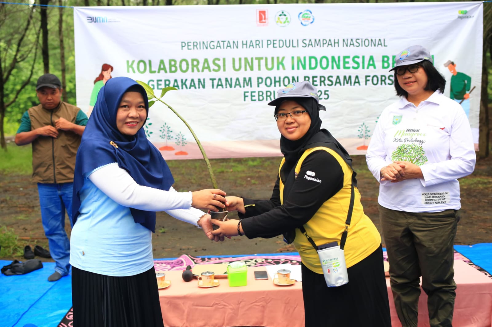 Pemkot Probolinggo Tanam 200 Mangrove Dukung Program Probolinggo Bersolek