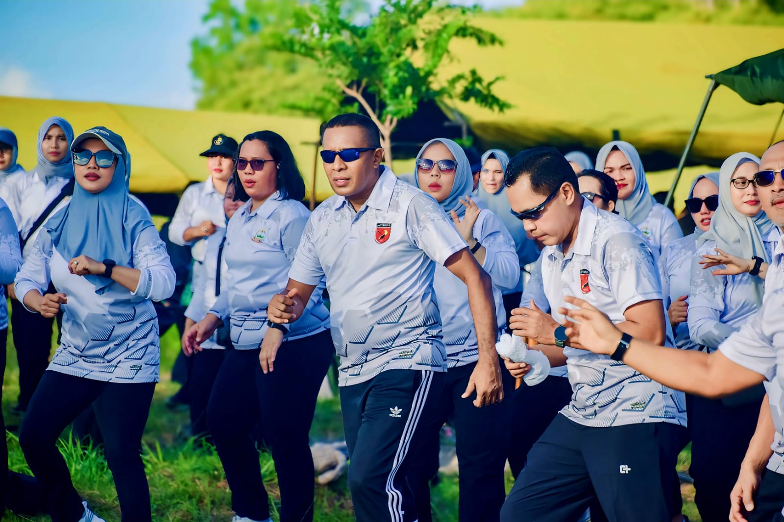 Bangun Kebersamaan dan Sinergitas Kodam XV Pattimura Gelar Olahraga Bersama