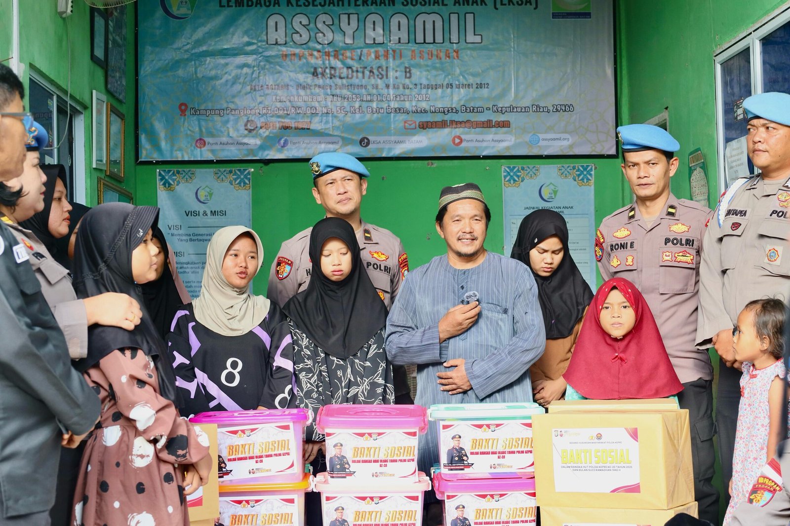 POLDA KEPRI TEBAR BERKAH RAMADAN DI PANTI ASUHAN DAN TPA PUNGGUR*