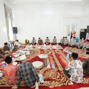 Kunjungi Buntet Pesantren Cirebon, Kapolri Silaturahmi ke Dewan Sepuh hingga Resmikan Pondok