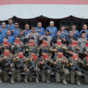 Kasdim 1505/Tidore Dampingi Wakil Wali Kota Lepas Satgas BKO Brimob Kasdim 1505/Tidore Dampingi Wakil Wali Kota Lepas Satgas BKO Brimob