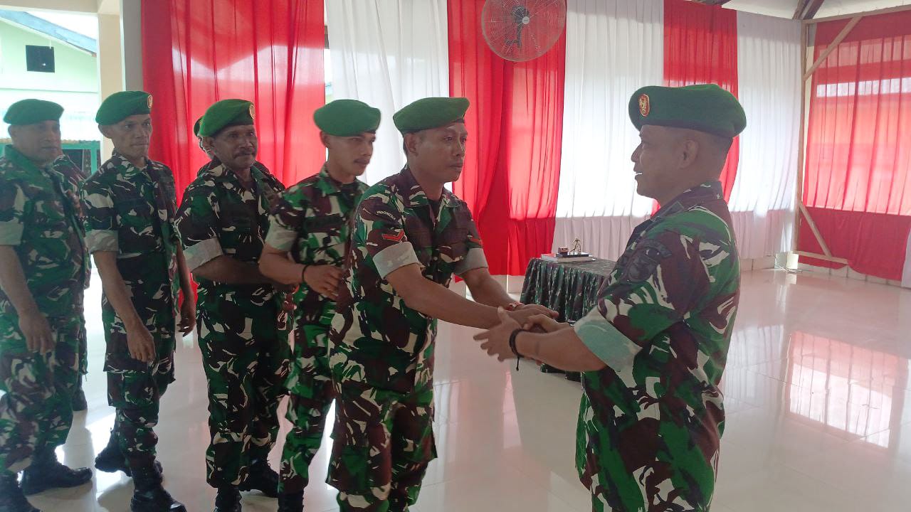 Komandan Kodim 1710/Mimika Pimpin Tradisi Korps Pelepasan Perwira