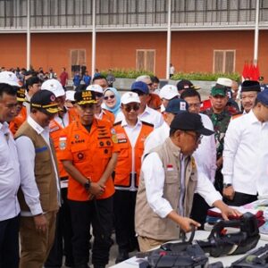 Panglima TNI Dampingi Menlu RI Lepas Bantuan Kemanusian Untuk Myanmar Panglima TNI Dampingi Menlu RI Lepas Bantuan Kemanusian Untuk Myanmar