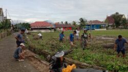 Personel Koramil 1505-05/Sofifi Mengajak Masyarakat melaksanakan Kerja Bakti pembersihan Lokasi Kegiatan Hari Paskah