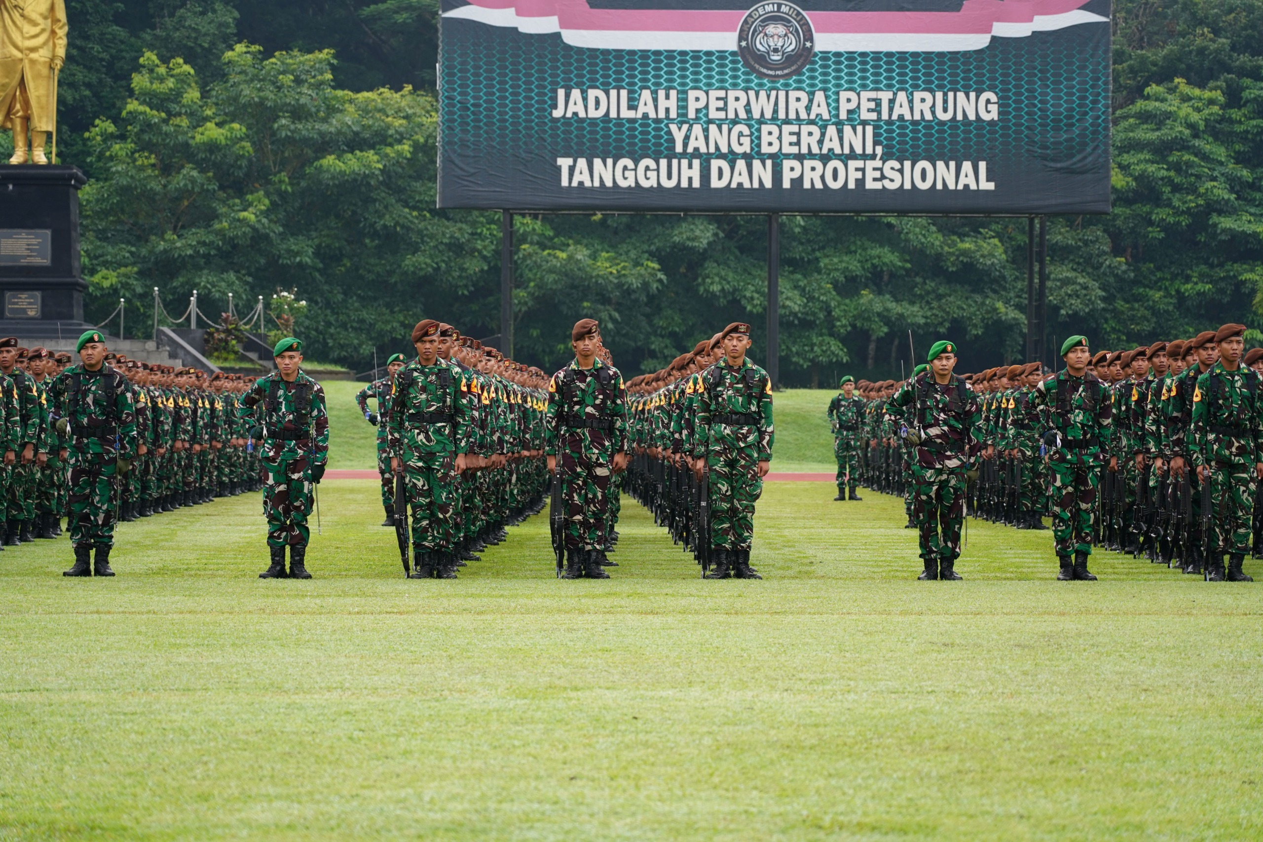 Wagub Akmil Pimpin Upacara Bendera Sampaikan Amanat Panglima TNI