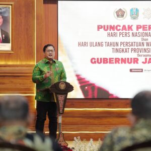 Raih Penghargaan Dari PWI Jawa Timur, Wamen Viva Yoga: Menjadi Pelecut Untuk Meningkatkan Kinerja
