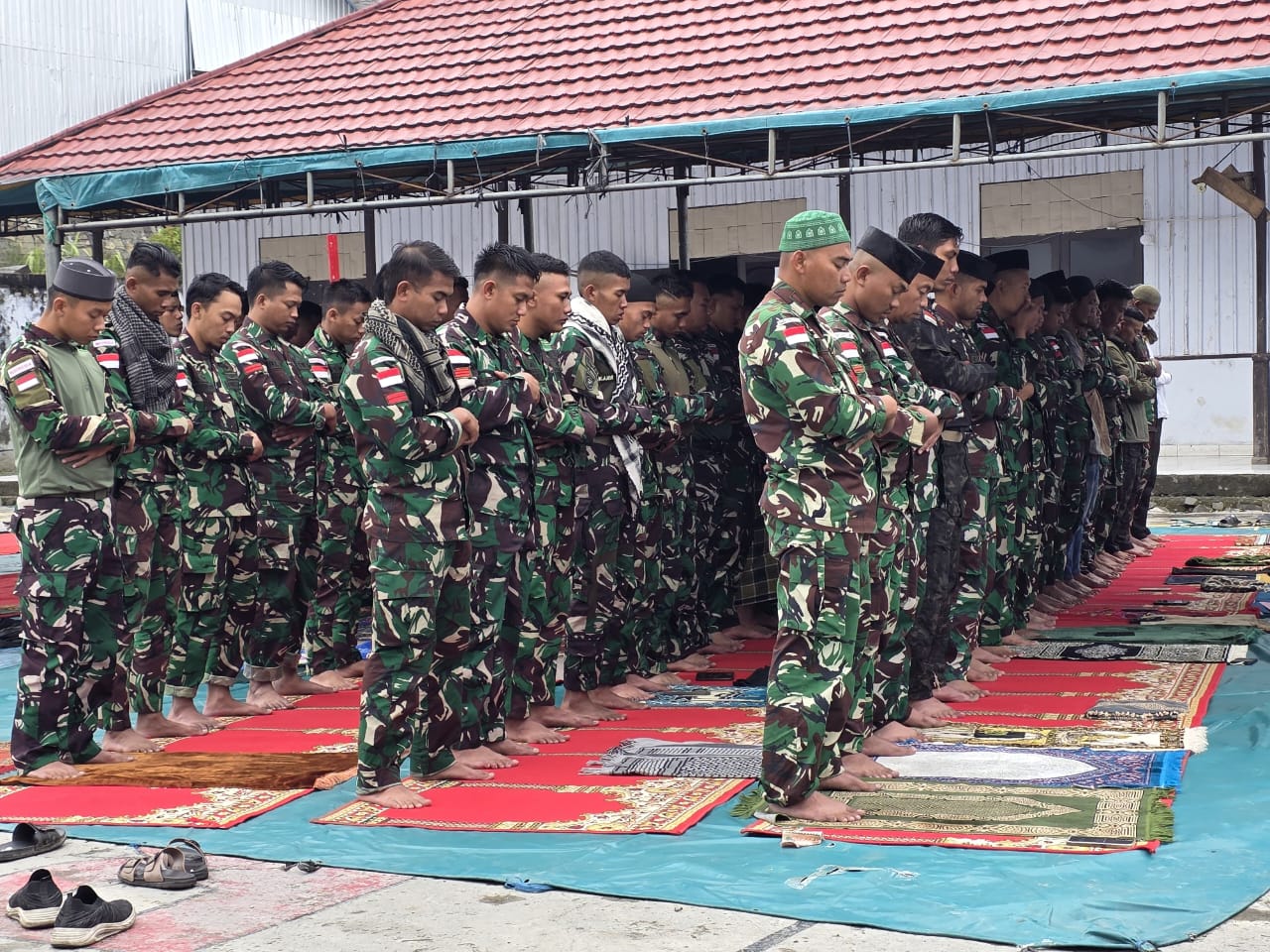 Satgas Yonif 715/Mtl Rayakan Idul Fitri 1446 H Dengan Khusyuk di Daerah Penugasan