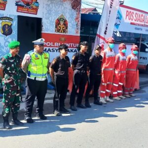 Ciptakan Kondisi Aman, Koramil Samboja Turut Hadir dalam Pengamanan Posko Lebaran Ciptakan Kondisi Aman, Koramil Samboja Turut Hadir dalam Pengamanan Posko Lebaran