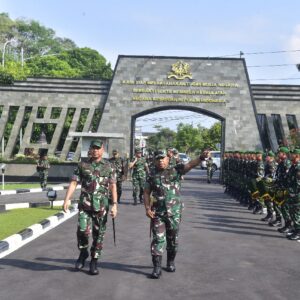 Transformasi Prajurit TNI: Mahir Bahasa Asing, Andal Kuasai Alutsista