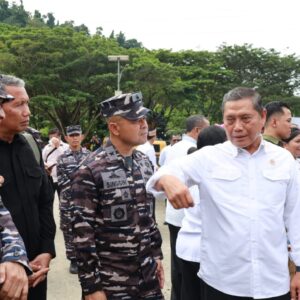 Danlantamal XIV Dampingi Menkes RI Saat Peletakan Batu Pertama Pembangunan RSUD Raja Ampat