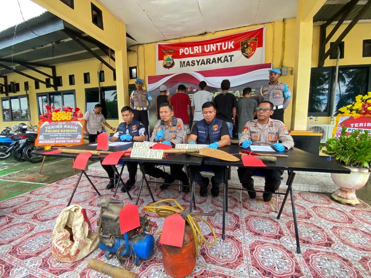 Terlibat Penambangan Emas Tanpa Izin, Lima orang Masyarakat diamankan Polres Kaimana beserta sejumlah Barang bukti