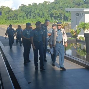 Kunjungan Danlantamal XIV ke Fakfak Perkuat Jiwa Korsa dan Sinergi Antar Matra TNI