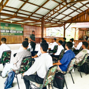 Kapten Inf Sumargo (Pasi Ops) Kodim 1512/Weda Penuh Semangat dalam Pembinaan Casis TNI-AD Bintara dan Tamtama