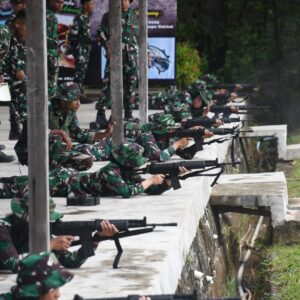 Asah Naluri Tempur, Prajurit Lantamal XIV Laksanakan Latihan Menembak