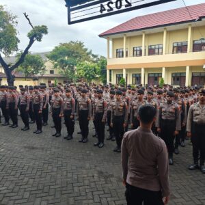 291 Bintara Remaja (OAP) Asal Pengiriman Polda Papua Barat Laksanakan Penutupan Lakatpuan di Pusdik Sabhara Porong