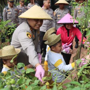 Polres Pamekasan Wujudkan Ketahanan Pangan Kembangkan Budidaya Lele dan Hortikultura