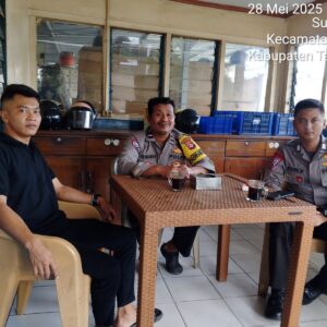 Aipda Tri Iskandar Sambangi Warga di Kp Bitung, Teguhkan Komunikasi dan Kamtibmas Kondusif