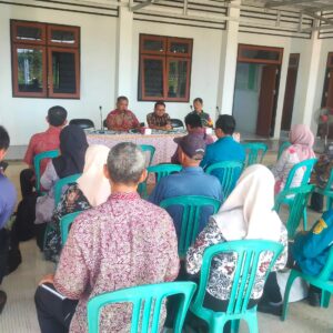 Babinsa bersama PPL Hadiri Rapat Koordinasi antara Bulog Dengan Petani