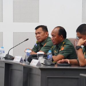 Panglima TNI: TNI Tidak Boleh Berpolitik Praktis, Tetapi Harus Tahu Politik Negara Panglima TNI: TNI Tidak Boleh Berpolitik Praktis, Tetapi Harus Tahu Politik Negara