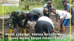Penuh semangat, Babinsa Bersama Warga Gotong Royong Bangun Pondasi Rumah