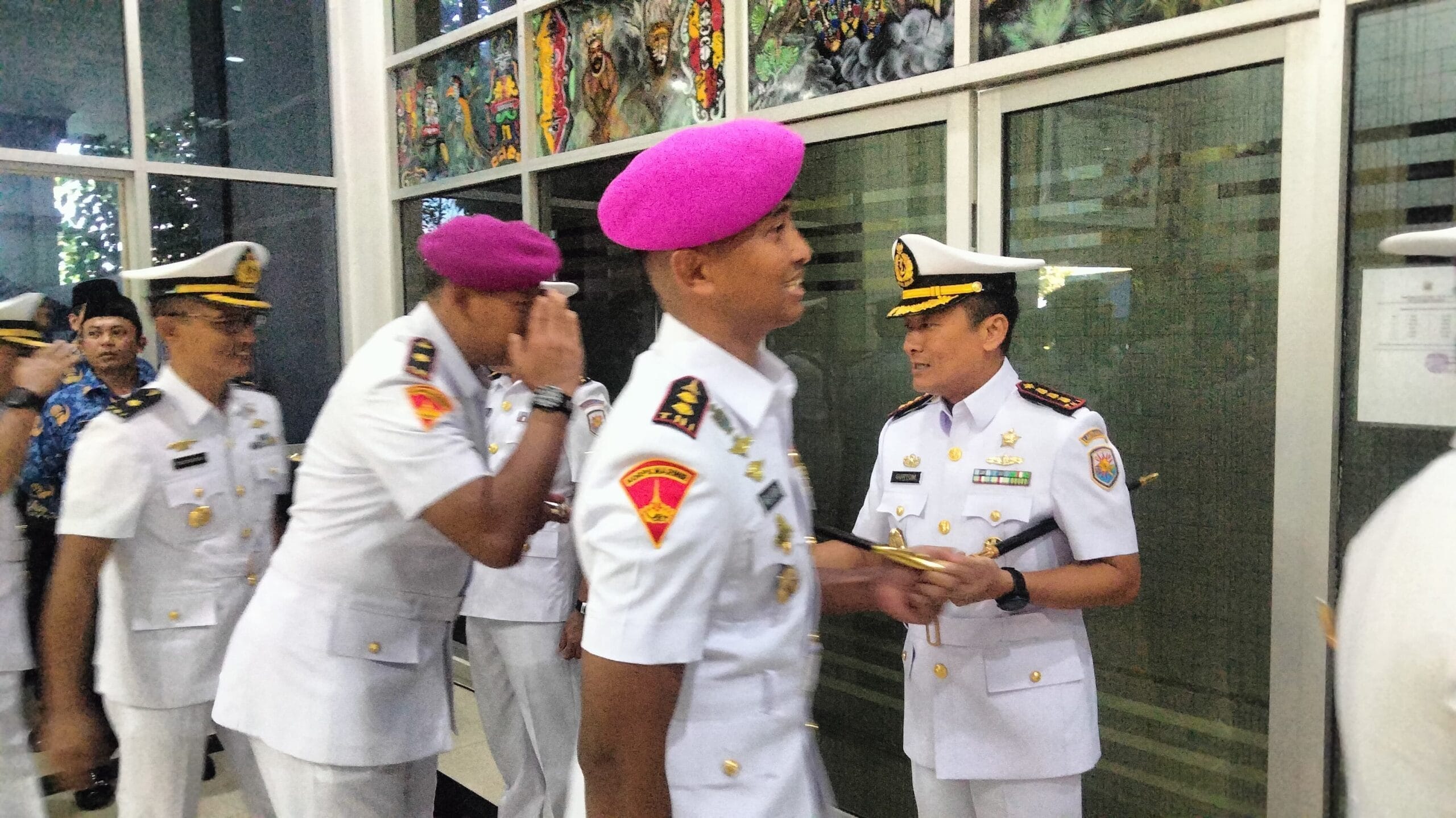 Danyonmarhanlan XIV Hadiri Sertijab Danlanal Ternate, Dorong Optimalisasi Kesiapan Maritim di Wilayah Papua Barat Daya