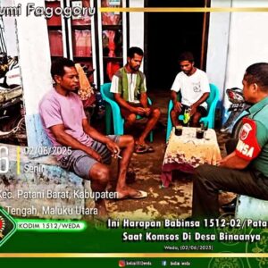 Babinsa Ramil 1512-02/Patani Komsos di Desa Moreala Himbau Masyarakat Agar Saliang Menghormati Dan Menghargai Agar Tercipta Kerukunan