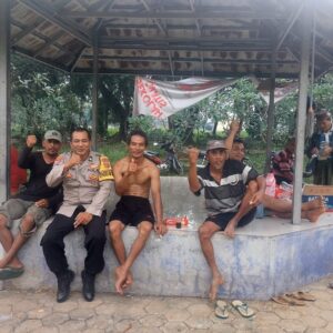 Bhabinkamtibmas Desa Sukadamai Laksanakan Program “Polisi Peduli Pengangguran” di Cikupa