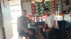 Bhabinkamtibmas Desa Bitung Jaya Sambangi Warung Binaan, Jalin Silaturahmi dan Edukasi Hukum