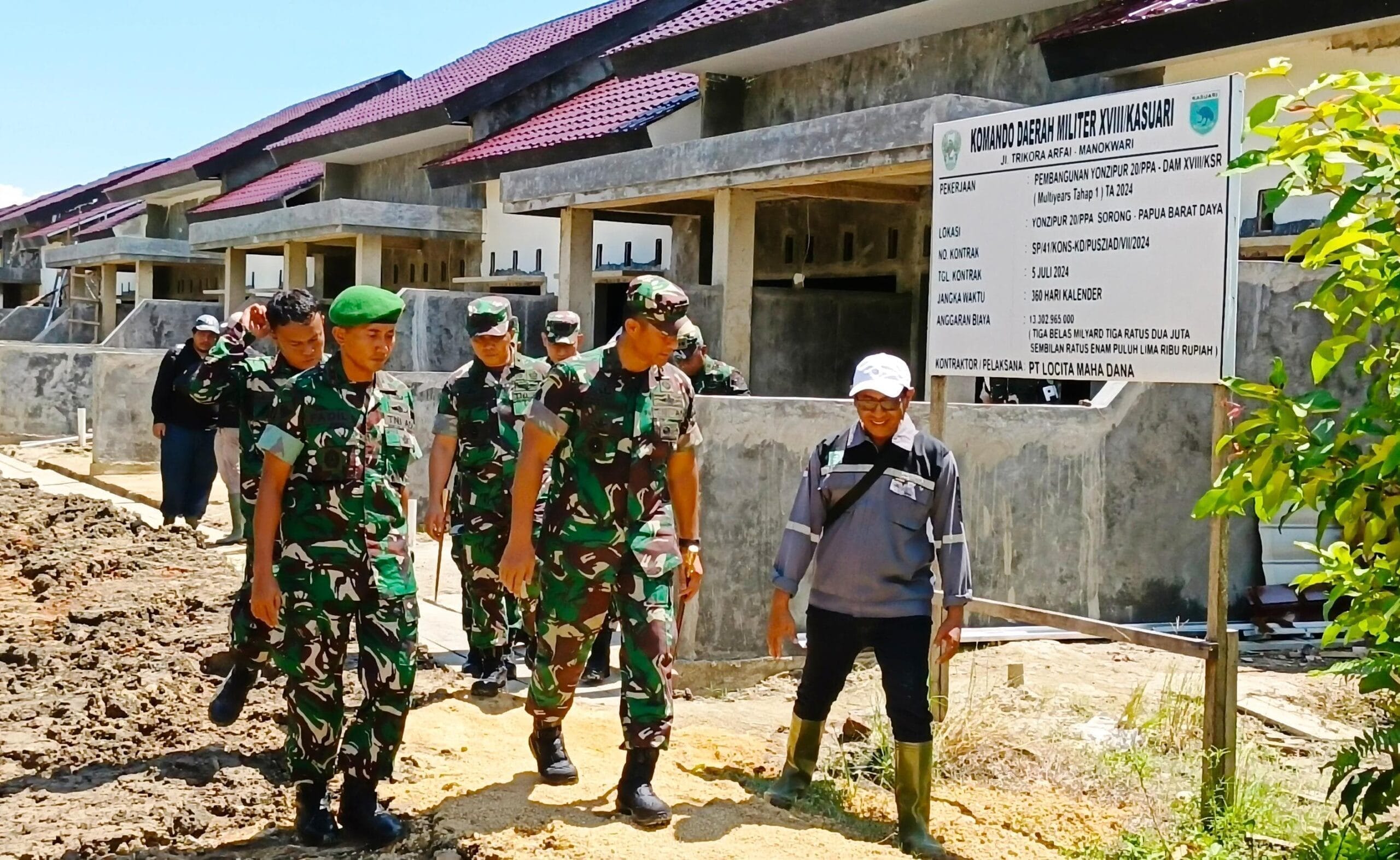 Pangdam XVIII/Kasuari Tinjau Pembangunan Perumahan Prajurit dan TK Kartika Jaya XXII-6 di Yonzipur 20/PPA