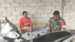 Ketahui Kondisi Di Wilayahnya, Babinsa Koramil 1710-03/Kuala Kencana Laksanakan Komsos Di Desa Binaan