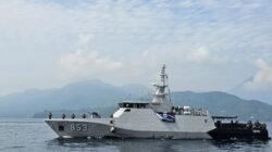 Guskamla Komando Armada III Dorong Edukasi Maritim Di Pulau Obi Melalui KRI Tatihu- 853