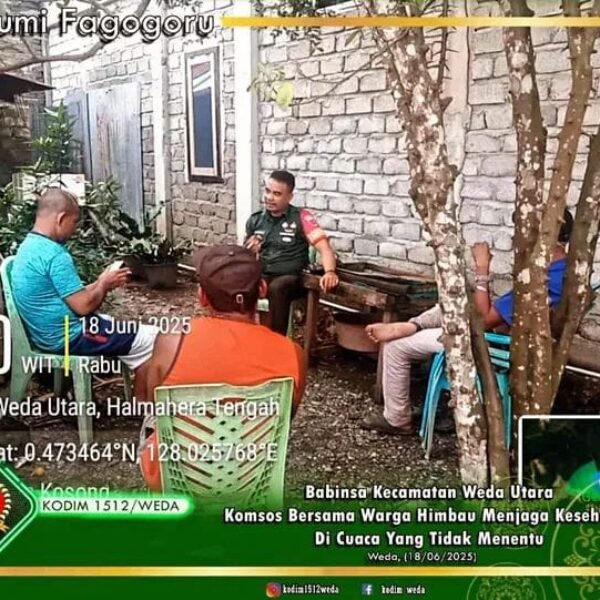 Babinsa Kecamatan Weda Utara Komsos Bersama Warga Himbau Menjaga Kesehatan Di Cuaca Yang Tidak Menentu