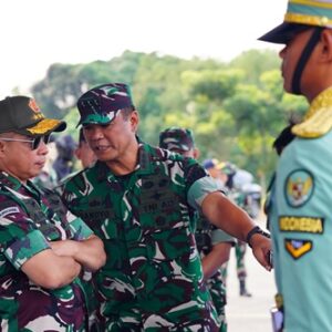 Panglima TNI Bersama Menhan RI Tinjau Pasukan Defile Untuk Bastille Day Prancis Panglima TNI Bersama Menhan RI Tinjau Pasukan Defile Untuk Bastille Day Prancis