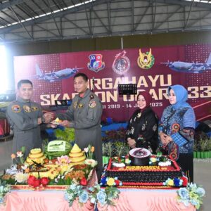 Danlanud Sultan Hasanuddin Pimpin Apel Khusus Peringatan HUT Ke-6 Skadron Udara 33 Danlanud Sultan Hasanuddin Pimpin Apel Khusus Peringatan HUT Ke-6 Skadron Udara 33