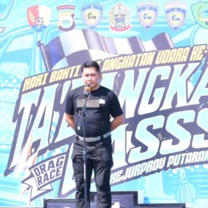 Jelang Hari Bhakti TNI AU Ke-78, Danlanud Sultan Hasanuddin Buka Kejuaraan Dragrace Kejurprov Putaran 2 Jelang Hari Bhakti TNI AU Ke-78, Danlanud Sultan Hasanuddin Buka Kejuaraan Dragrace Kejurprov Putaran 2