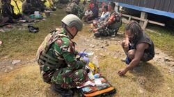 Rajut Kasih Melalui Pelayanan Kesehatan, Satgas Yonif 715/Mtl Terus Menebar Cinta Kepada Masyarakat Puncak Jaya