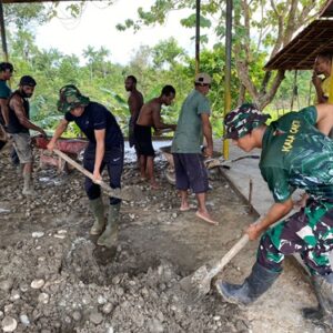 Pos Ninati Bantu Renovasi Gereja Paroki Ninati, Kehadiran Satgas Yonif 126/KC Membawa Kebaikan Pos Ninati Bantu Renovasi Gereja Paroki Ninati, Kehadiran Satgas Yonif 126/KC Membawa Kebaikan