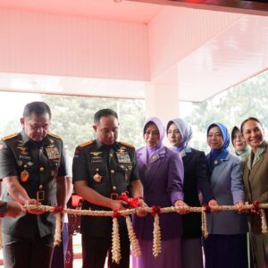Panglima TNI Resmikan Gedung Grha Wiyata Yuddha Seskoad Panglima TNI Resmikan Gedung Grha Wiyata Yuddha Seskoad