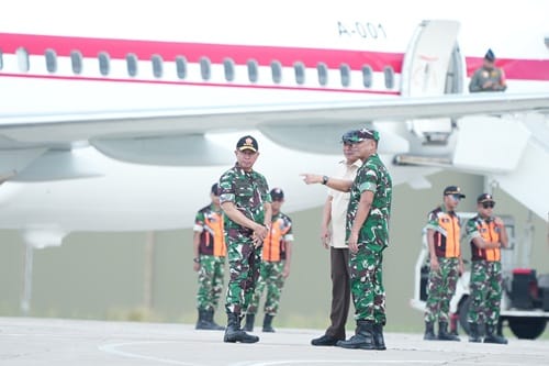 Panglima TNI Dampingi Presiden RI Tinjau Kesiapan Kontingen Parade Dan Defile Untuk Prancis