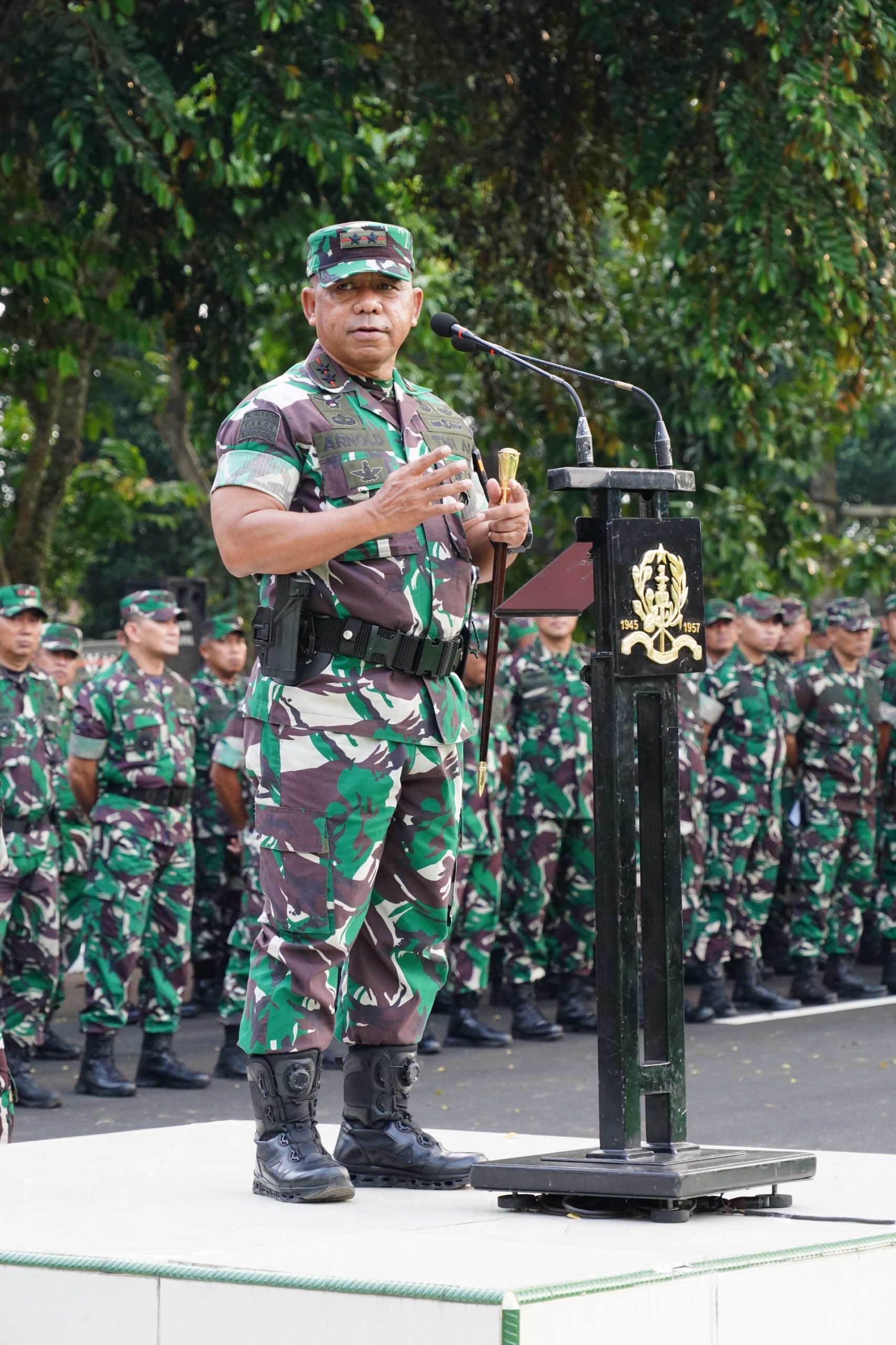 Penyematan Brevet Latihan Widya Yudha dan Menembak Taruna Tingkat III Akmil
