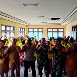 Babinsa Koramil 1710-06/Agimuga Menghadiri Pelatihan Pengolahan Pangan Lokal Di Distrik Agimuga Babinsa Koramil 1710-06/Agimuga Menghadiri Pelatihan Pengolahan Pangan Lokal Di Distrik Agimuga