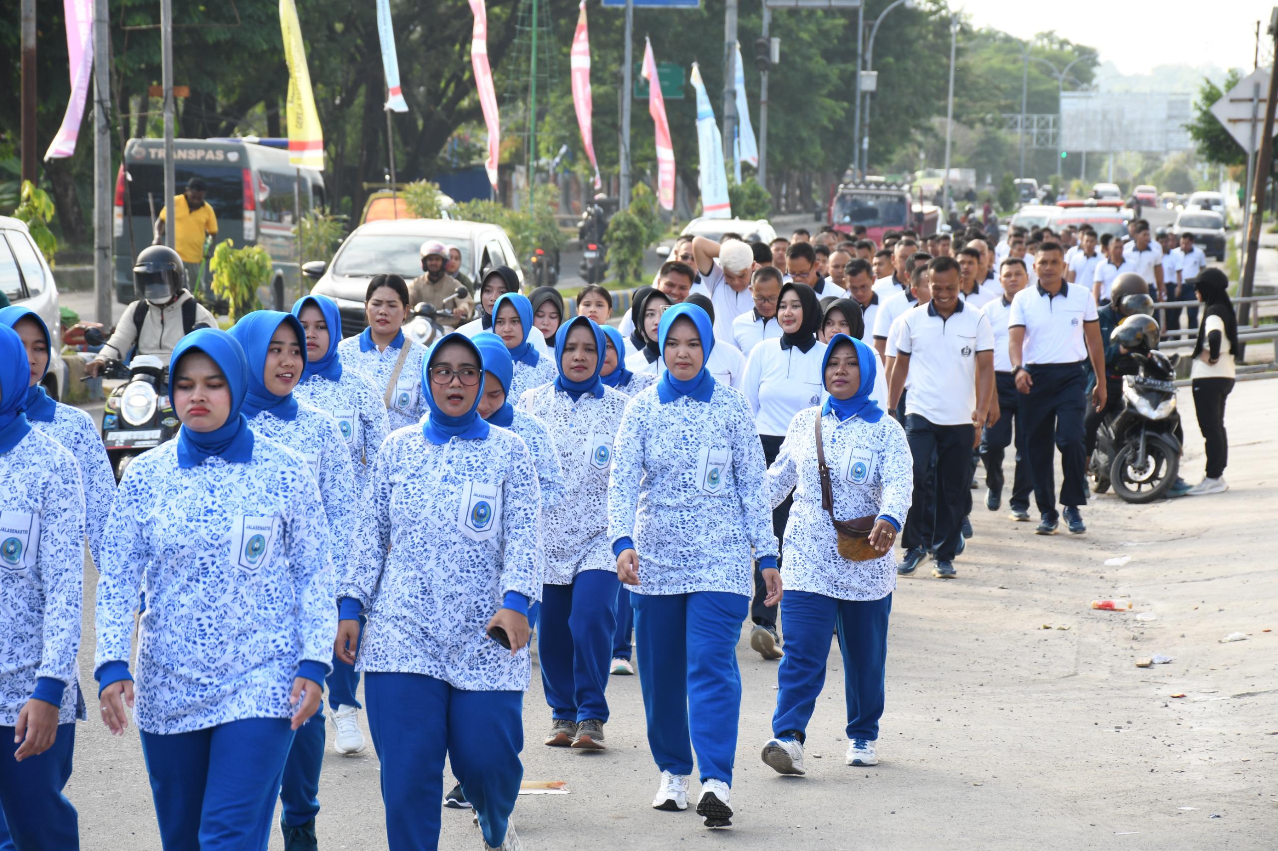 Asah Fisik, Pererat Jiwa Korsa, Prajurit Lantamal XIV Tunjukkan Ketangkasan Dalam Olahraga Bersama Dan Panahan